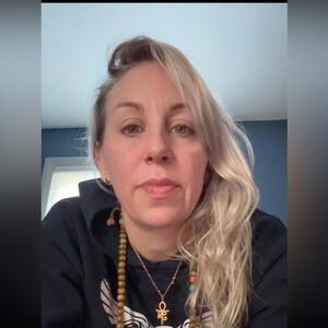 Meet your Posher, Hillary